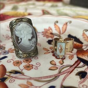 Elegant Brass Cameo Ring Set